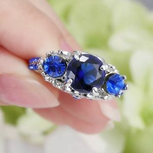 Stunning engagement ring size 6.5